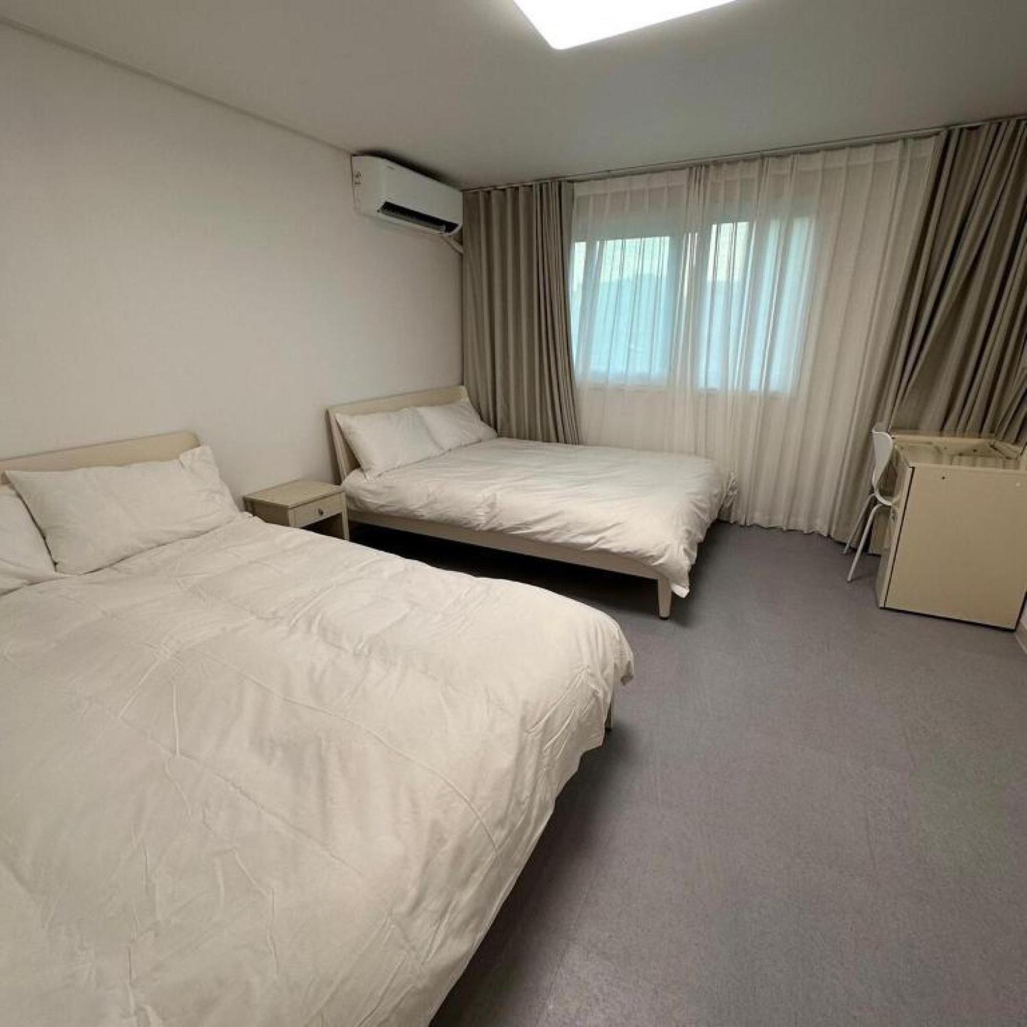 New Jins House - 5mins To Myeongdong Station, 3 Rooms, Big Living Seoul
