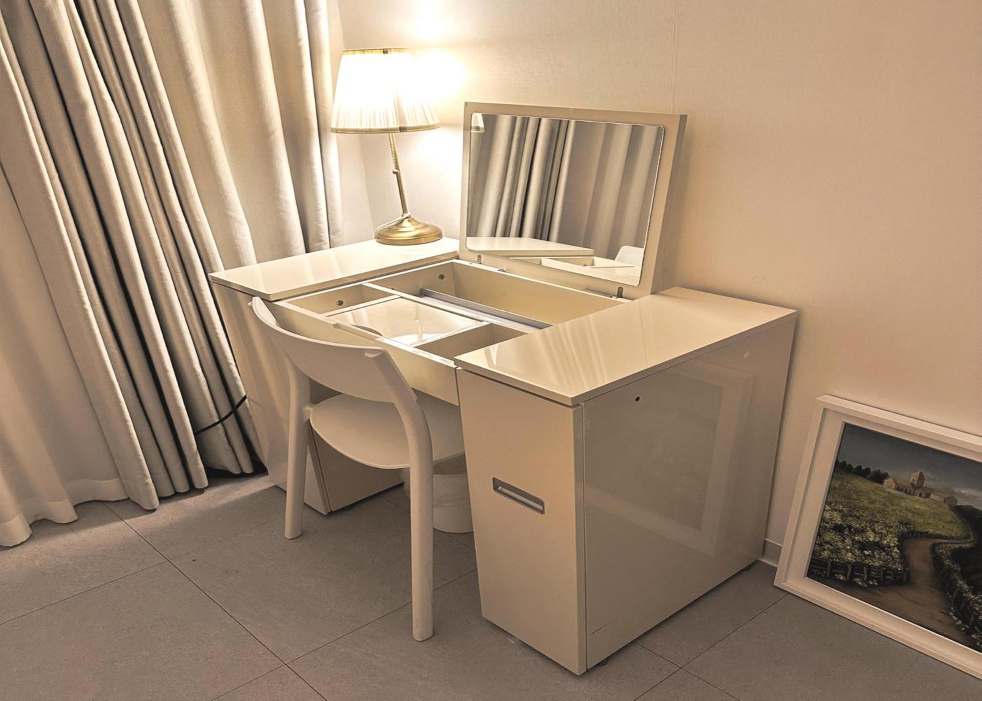 New Jins House - 5mins To Myeongdong Station, 3 Rooms, Big Living Seoul